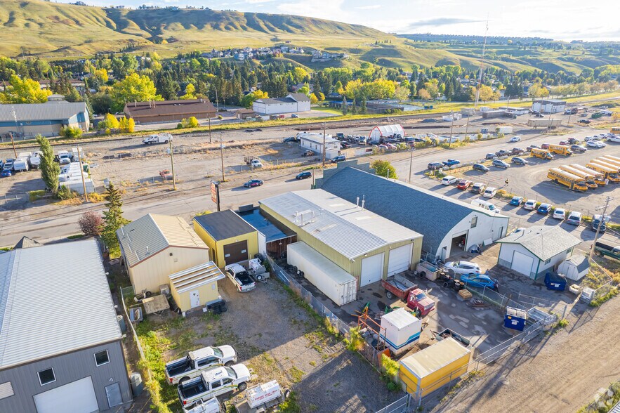 More Photos Of 225 Railway St E, Cochrane Coworking Space