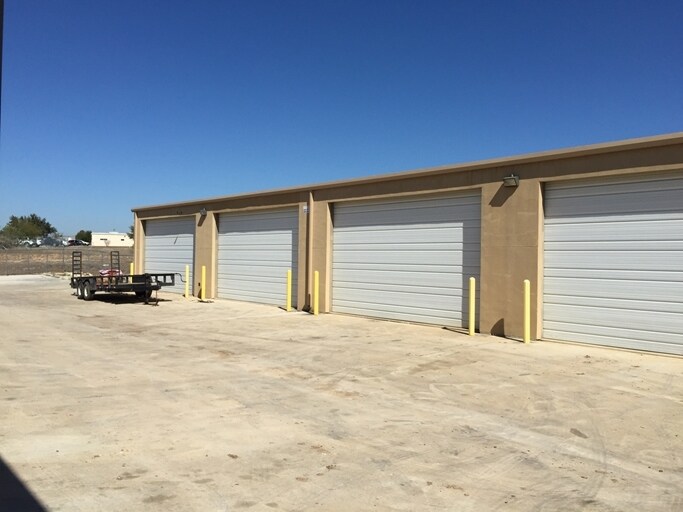 More Photos Of 1300 Universal City Blvd, Universal City Warehouse For Sale