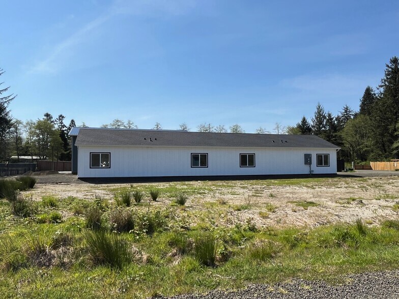 More Photos Of 1306 Melbourne Ct, Westport Multifamily For Sale