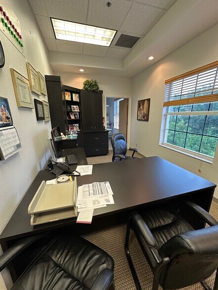 More Photos Of 842 Sunset Lake Blvd, Venice Medical For Lease