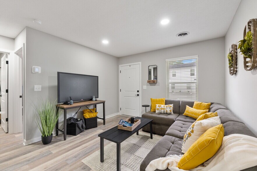 More Photos Of 384 N Franklin St, Richwood Multifamily For Sale