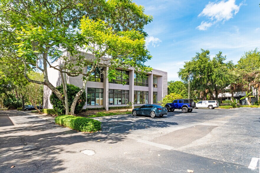 More Photos Of 5523 W Cypress St, Tampa Office For Sale