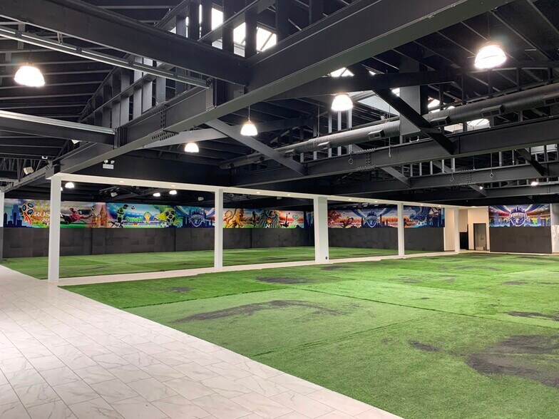 More Photos Of 3801-3809 N Elston Ave, Chicago Industrial For Lease