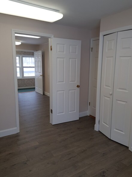 More Photos Of 864 Burdeck St, Schenectady Office For Sale