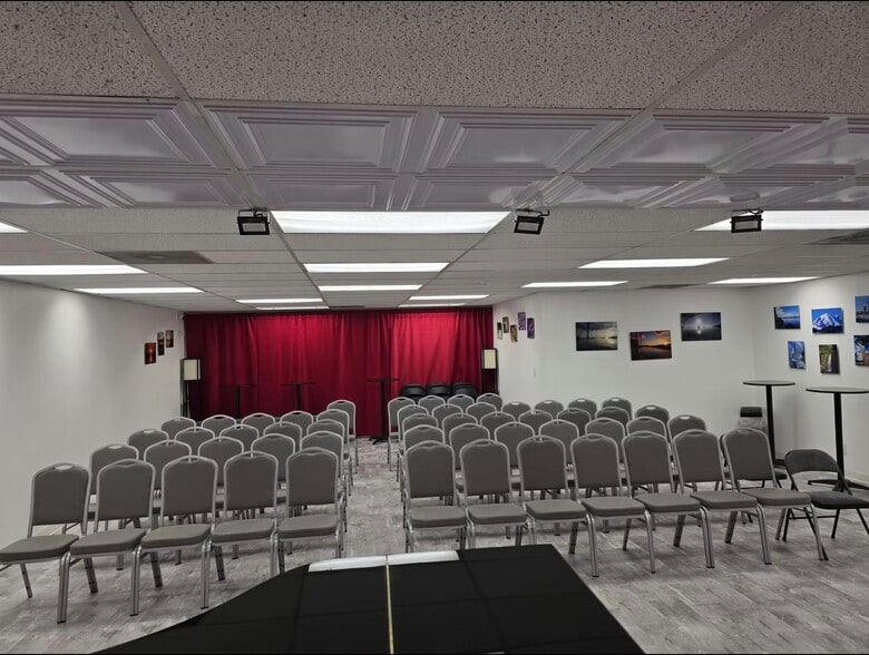 More Photos Of 16615 Redmond Way, Redmond Office For Lease