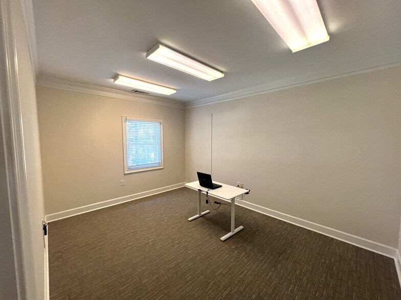 More Photos Of 5470 McGinnis Village Pl, Alpharetta Office For Lease