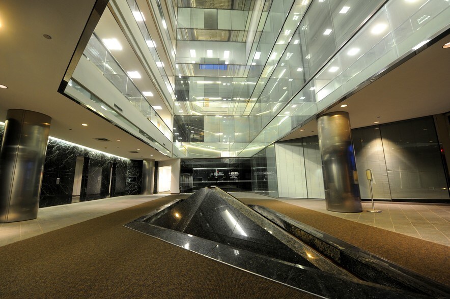 More Photos Of 1004 N Big Spring St, Midland Office For Lease