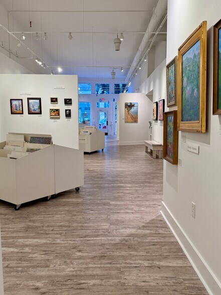 More Photos Of 22 Campbell Ave SE, Roanoke Storefront Retail Residential For Lease