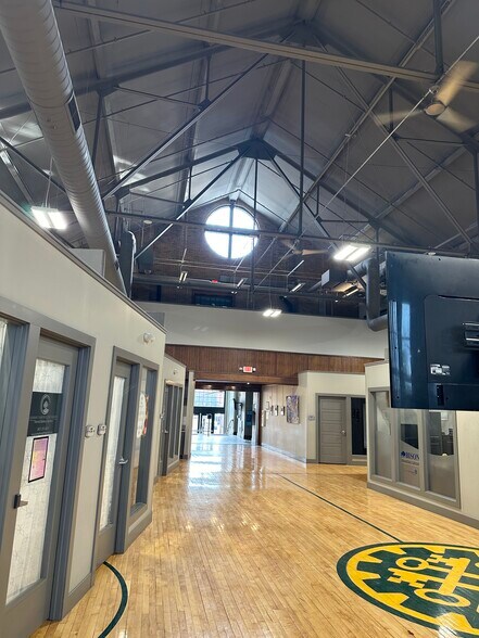 More Photos Of 215 N Water St, Owosso Office For Lease