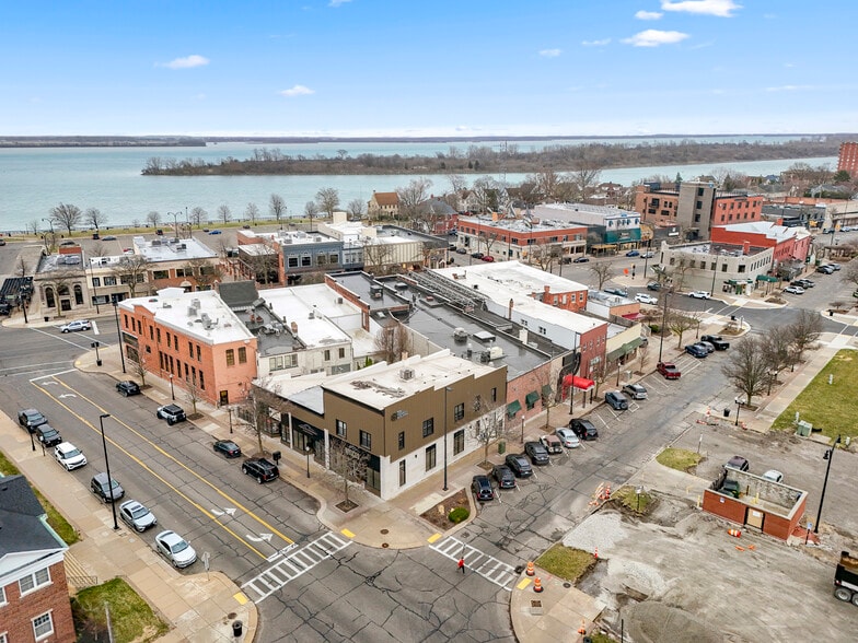 More Photos Of 2919 First St, Wyandotte General Retail For Lease