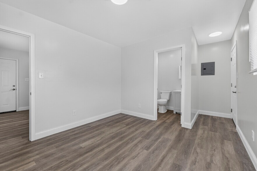 More Photos Of 8404 Halls Ferry Rd, Saint Louis Apartments For Sale