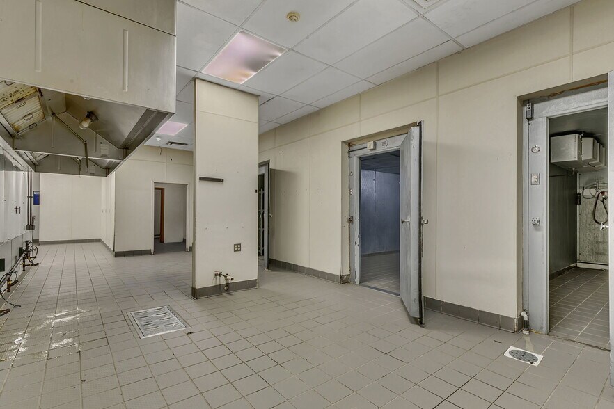 More Photos Of 14860 165th Ave, Becker Restaurant For Sale