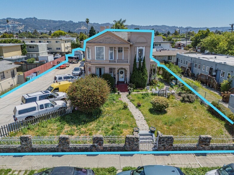 More Photos Of 2925 Mabel St, Berkeley Apartments For Sale