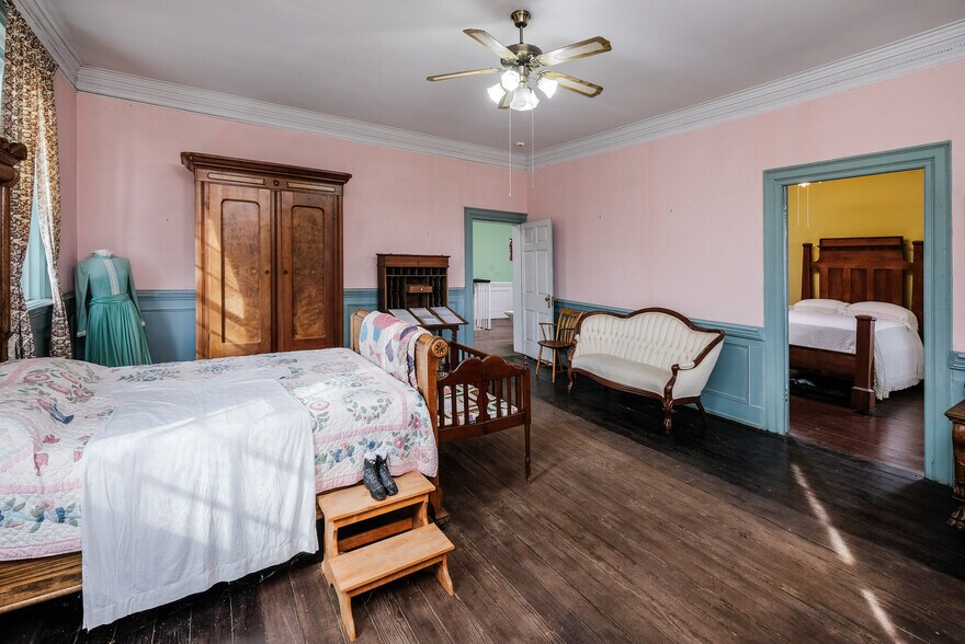 More Photos Of 163 Old Buncombe Rd, Union Specialty For Sale