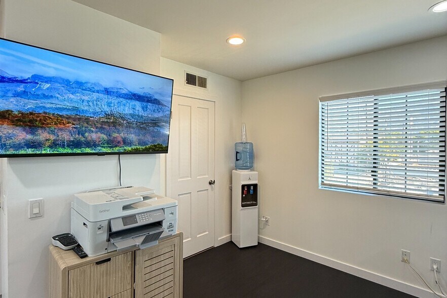 More Photos Of 207 W Alameda Ave, Burbank Office For Sale