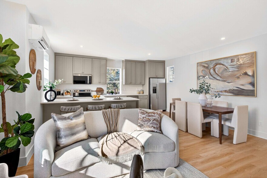 More Photos Of 439 W 9th St, Dallas Apartments For Sale