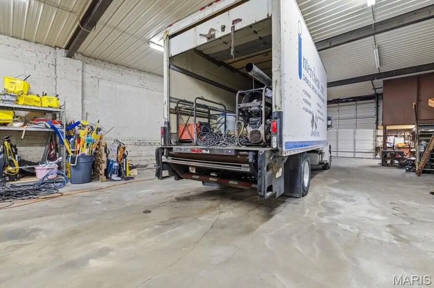 More Photos Of 2605 N 20th St, Saint Louis Industrial For Sale