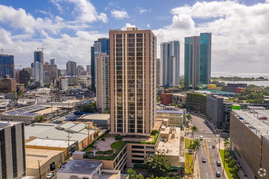 More Photos Of 1050 Queen St, Honolulu Multifamily For Sale