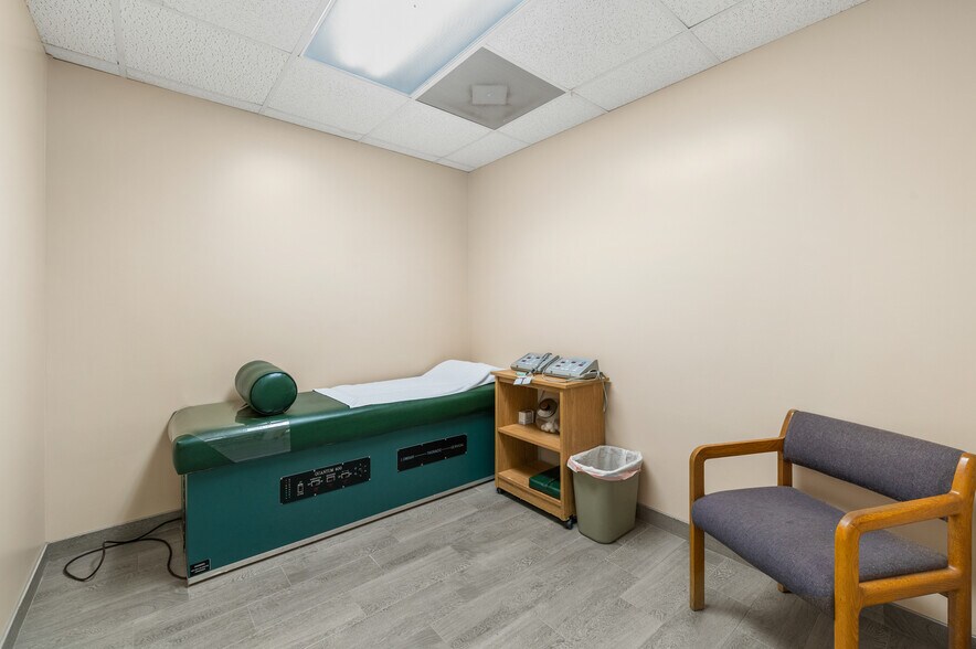 More Photos Of 3480 W Main St, League City Medical For Sale