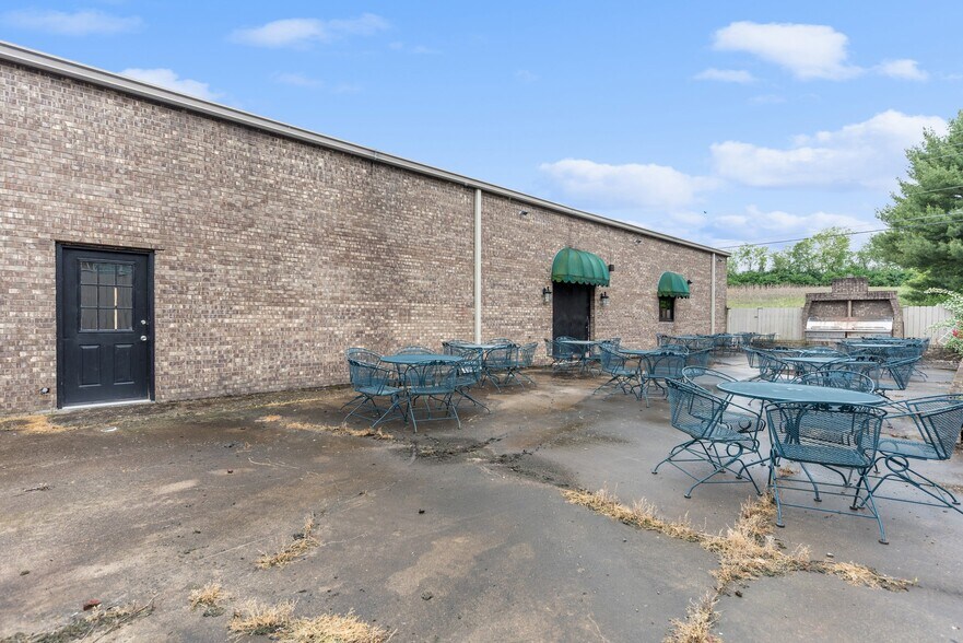 More Photos Of 470 Tucker Dr, Maysville Storefront Retail Office For Sale