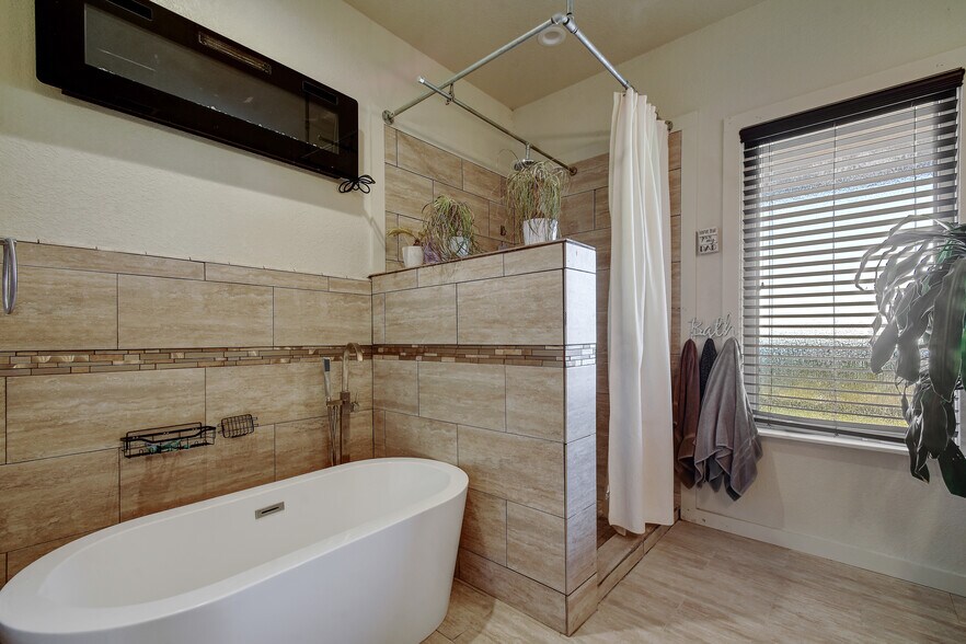 More Photos Of 1340 Hinch Dr, New Braunfels Apartments For Sale