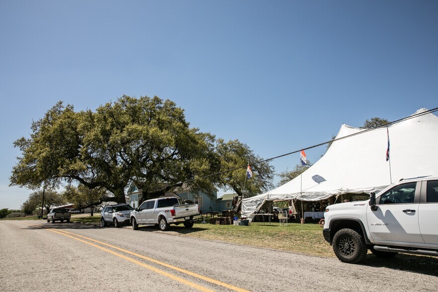 More Photos Of 13404 Washington St, Burton Specialty For Sale