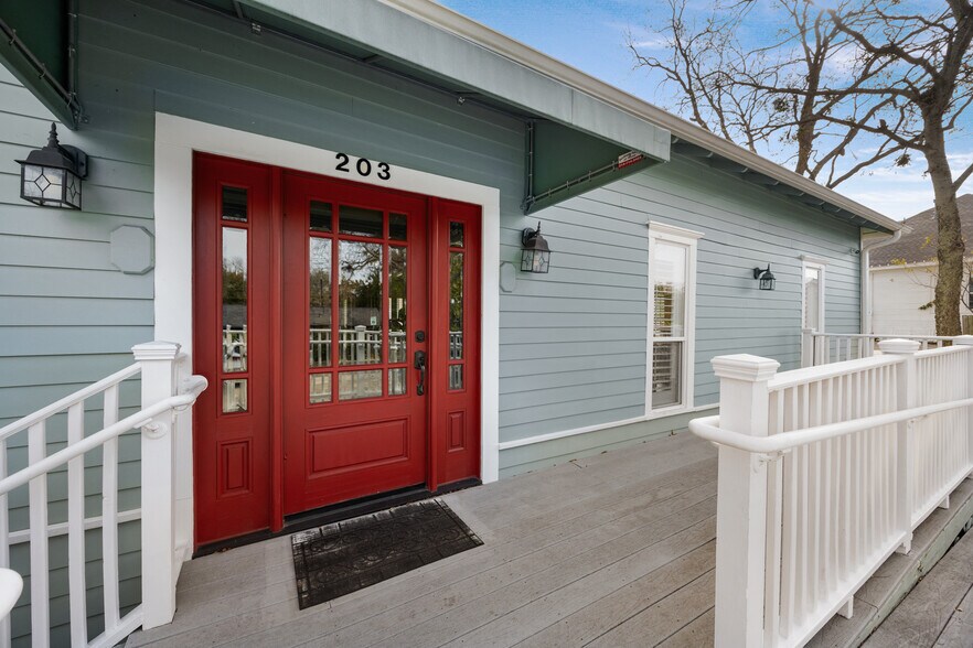 More Photos Of 203 N Alamo Rd, Rockwall Office For Sale