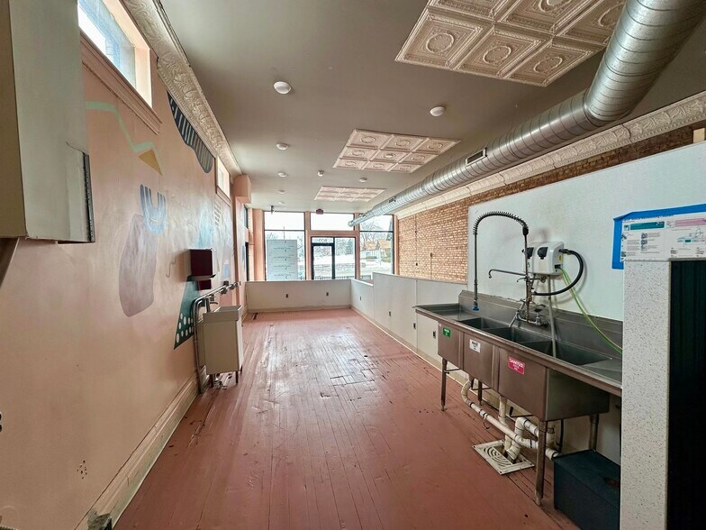 More Photos Of 800 E Michigan Ave, Lansing Apartments For Lease