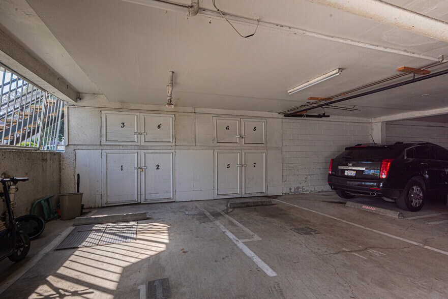 More Photos Of 1441 S Bedford St, Los Angeles Apartments For Sale