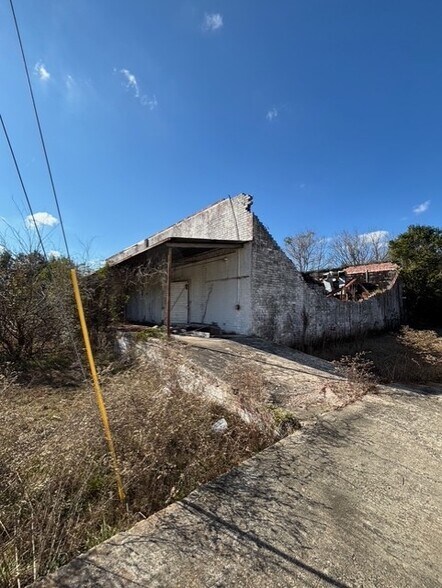 More Photos Of 735 & 755 Sprinkle Ave, Orangeburg General Retail For Sale