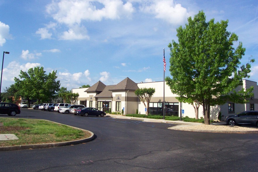 More Photos Of 5060 Valley View Blvd NW, Roanoke Office For Sale
