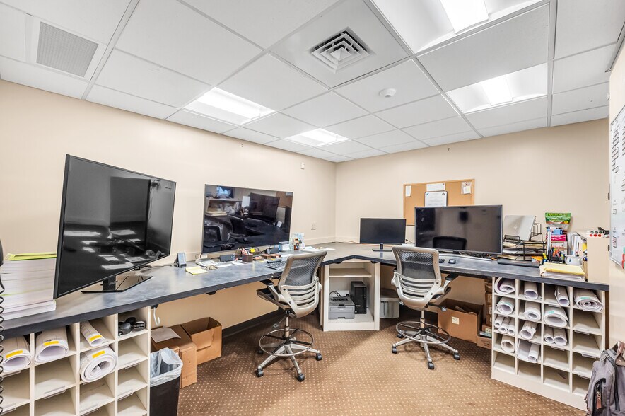 More Photos Of 371 Taylor St, Springfield Warehouse For Sale