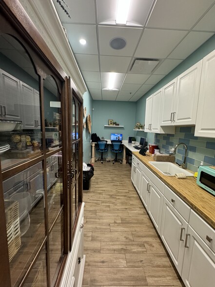 More Photos Of 9250 Corkscrew Rd, Estero Medical For Lease