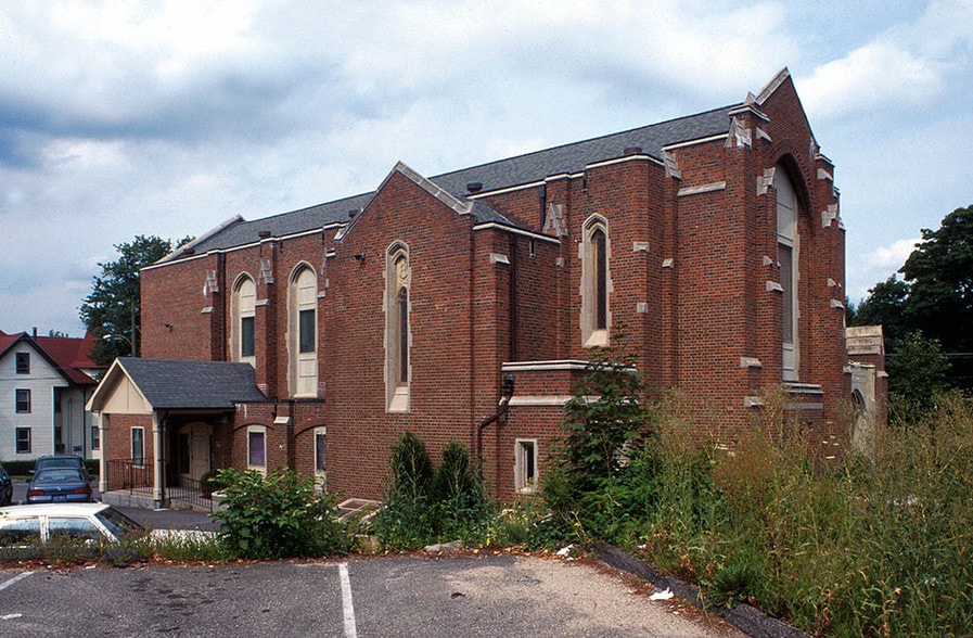 More Photos Of 1068 W Main St, Waterbury Office For Sale