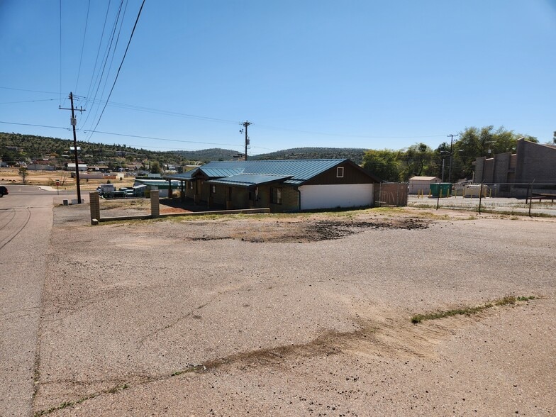 More Photos Of 704 S Meadow St, Payson Office For Sale