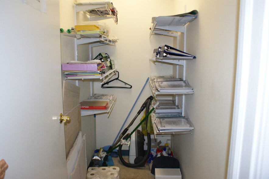 More Photos Of 51 Everett Dr, West Windsor Light Manufacturing For Lease