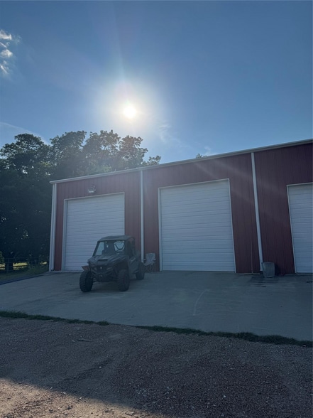 More Photos Of 6917 Orilla Ln, Fort Worth Warehouse For Lease