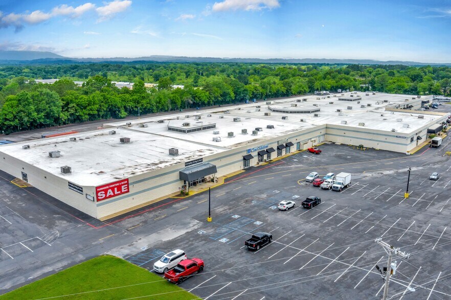 More Photos Of 4083 Cloud Springs Rd, Ringgold Storefront For Sale