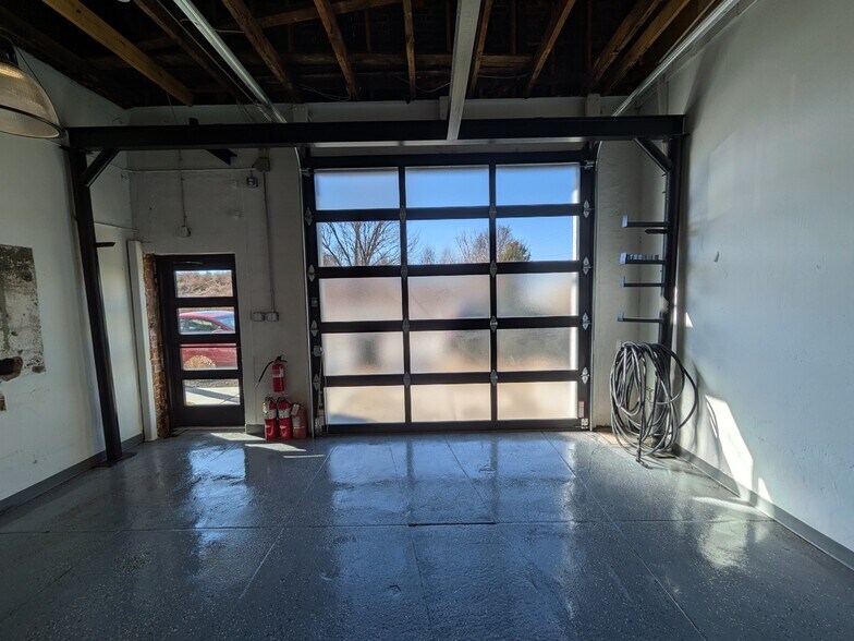 More Photos Of 115 S Main St, Hopewell Freestanding For Lease