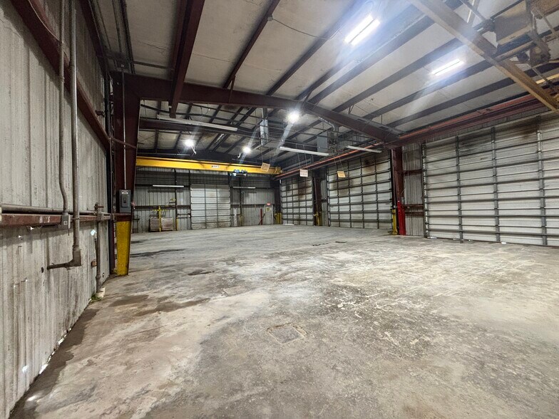 More Photos Of 10959 Highway 290 W, Brenham Warehouse For Sale
