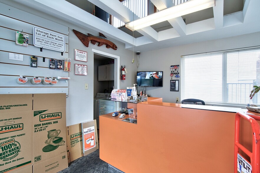 More Photos Of 1905 NE 117th St, Vancouver Self Storage For Sale