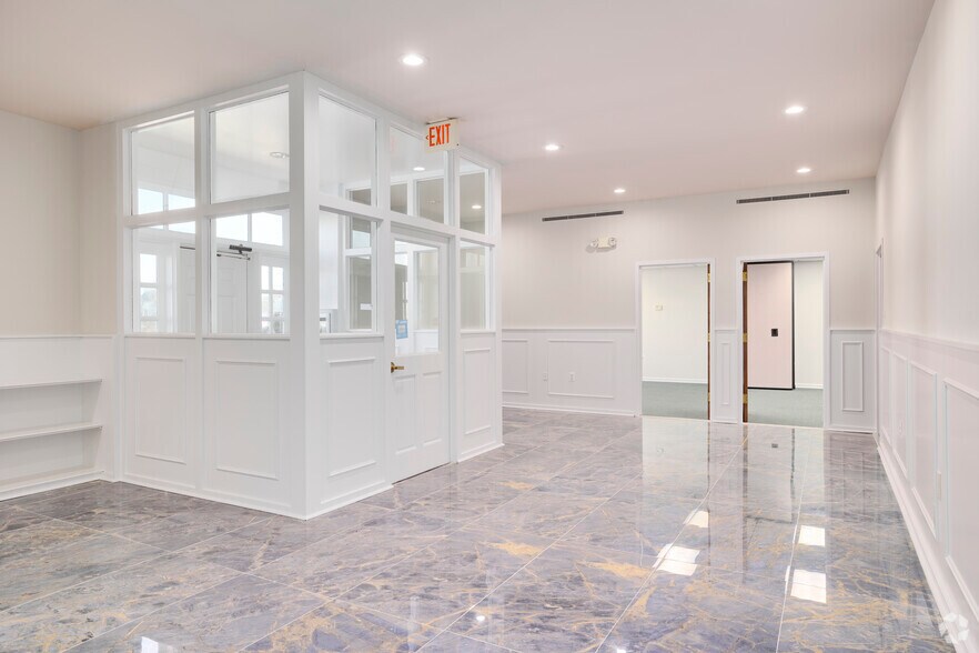 More Photos Of 8802 Sudley Rd, Manassas Medical For Lease