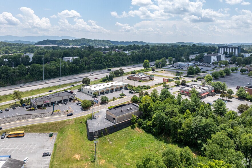 More Photos Of 3176 Linden Dr, Bristol Freestanding For Sale