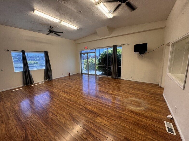 More Photos Of 3005 S Main St, Salt Lake City Auto Dealership For Sale