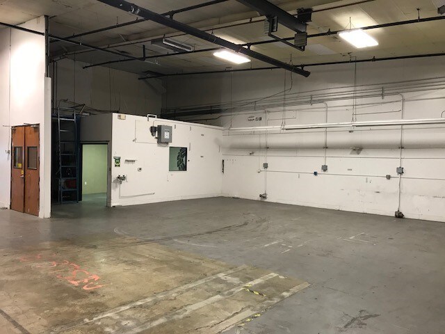 More Photos Of 6013 Techni Center Dr, Austin Manufacturing For Lease
