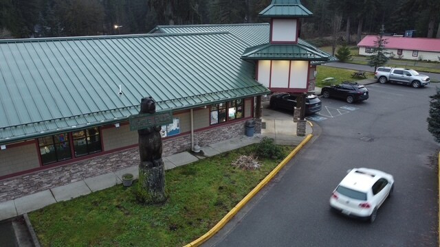 More Photos Of 7797 Silver Lake Rd, Maple Falls Service Station For Sale