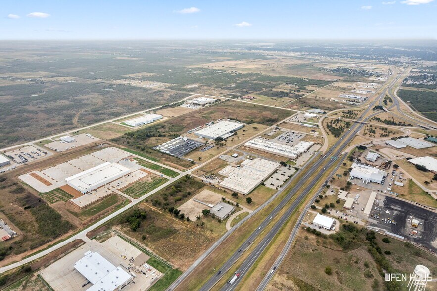 More Photos Of 2813 Central Fwy E, Wichita Falls Industrial For Sale