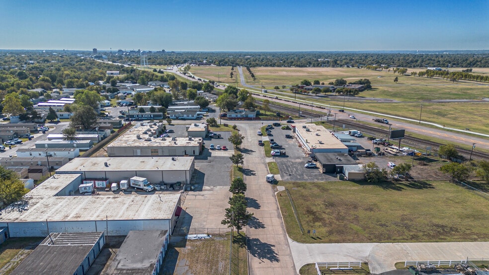 More Photos Of 1831 Industrial Blvd, Norman Service For Sale