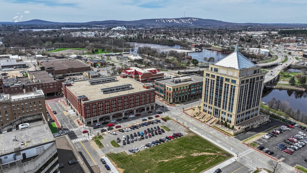 More Photos Of 11 Scott St, Wausau Office For Lease