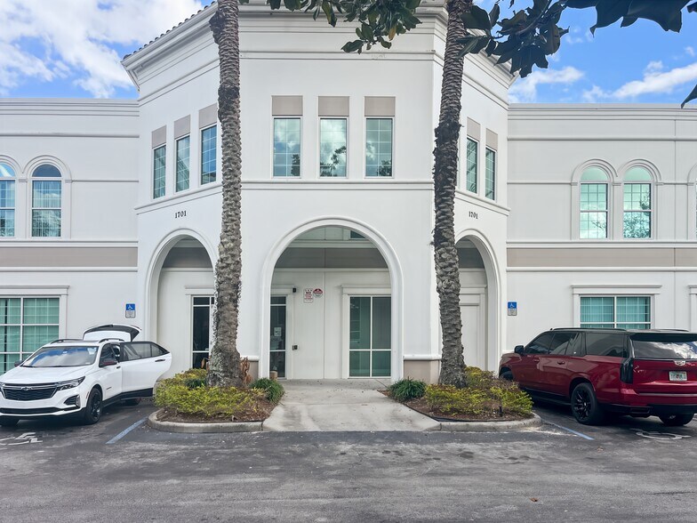 More Photos Of 1701 Park Center Dr, Orlando Coworking Space